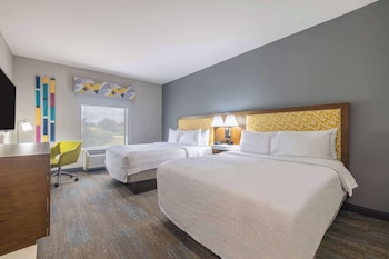 hampton inn and suites brenham