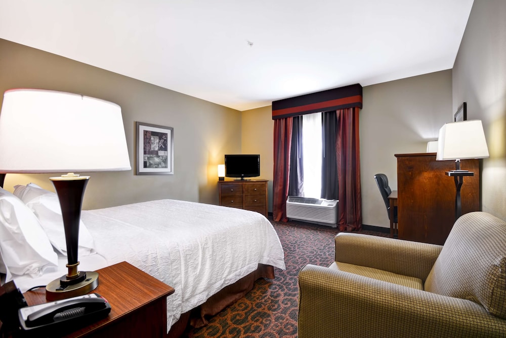 hampton inn and suites brenham