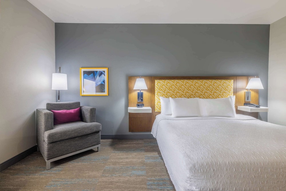 hampton inn and suites brenham