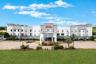 hampton inn and suites brenham