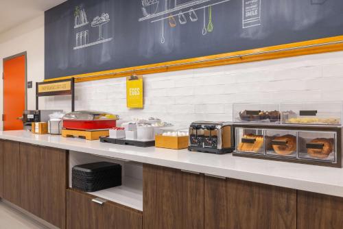 hampton inn and suites brenham