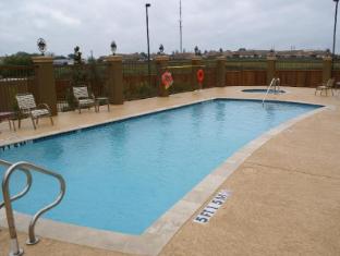 hampton inn and suites brenham