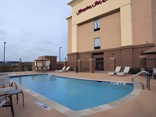 hampton inn and suites brenham