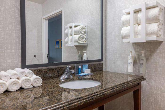 hampton inn and suites brenham