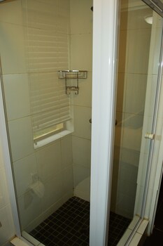 Crystal Rose Lodge,Krugersdorp>>Johannesburg,3 star