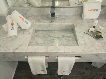 hotel star express puebla central capu