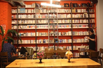 andong poong gyung hostel n library