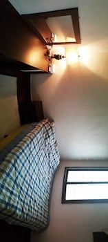 remnant guesthouse hostel