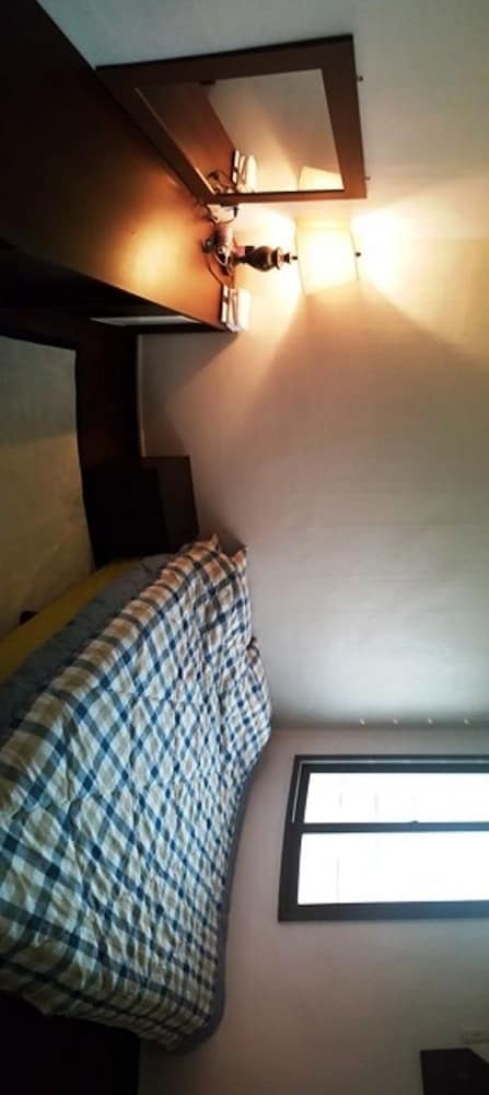 remnant guesthouse hostel