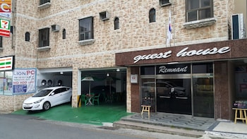 remnant guesthouse hostel