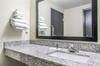 super 8 by wyndham rice lake