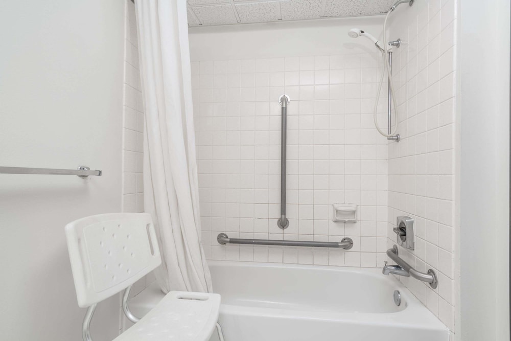 super 8 by wyndham rice lake