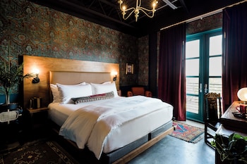 the frances modern inn