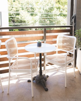 the frances modern inn