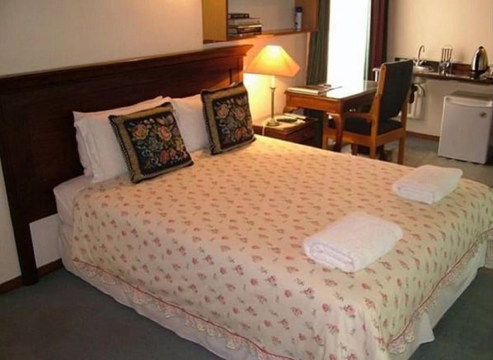 bay tree guest house