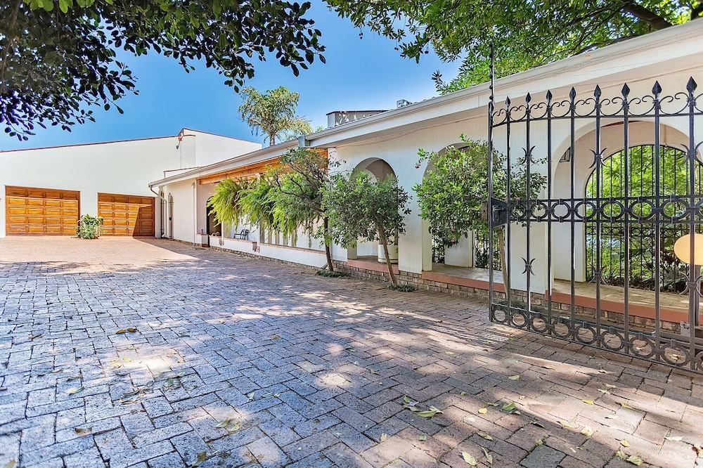 bay tree guest house