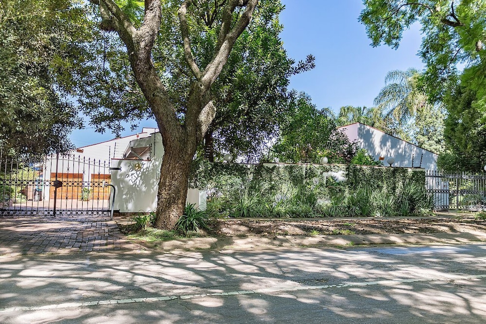 bay tree guest house