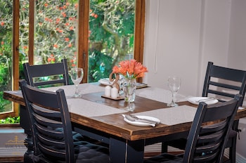 avoca vale country hotel