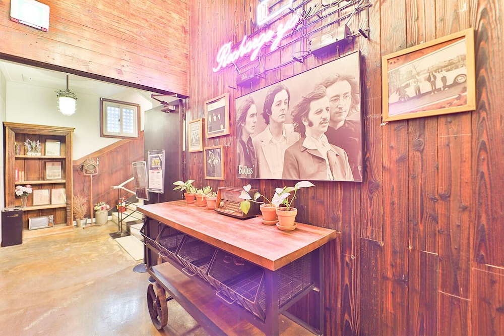 february hotel hwanggeum