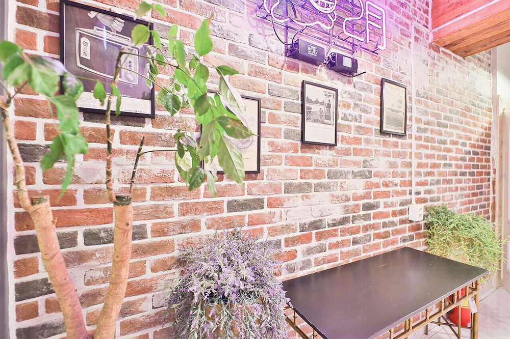 february hotel hwanggeum