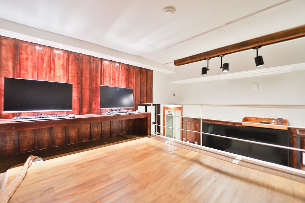 february hotel hwanggeum