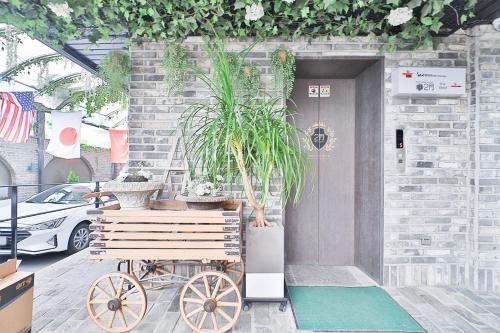 february hotel hwanggeum