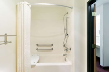 super 8 by wyndham verona madison