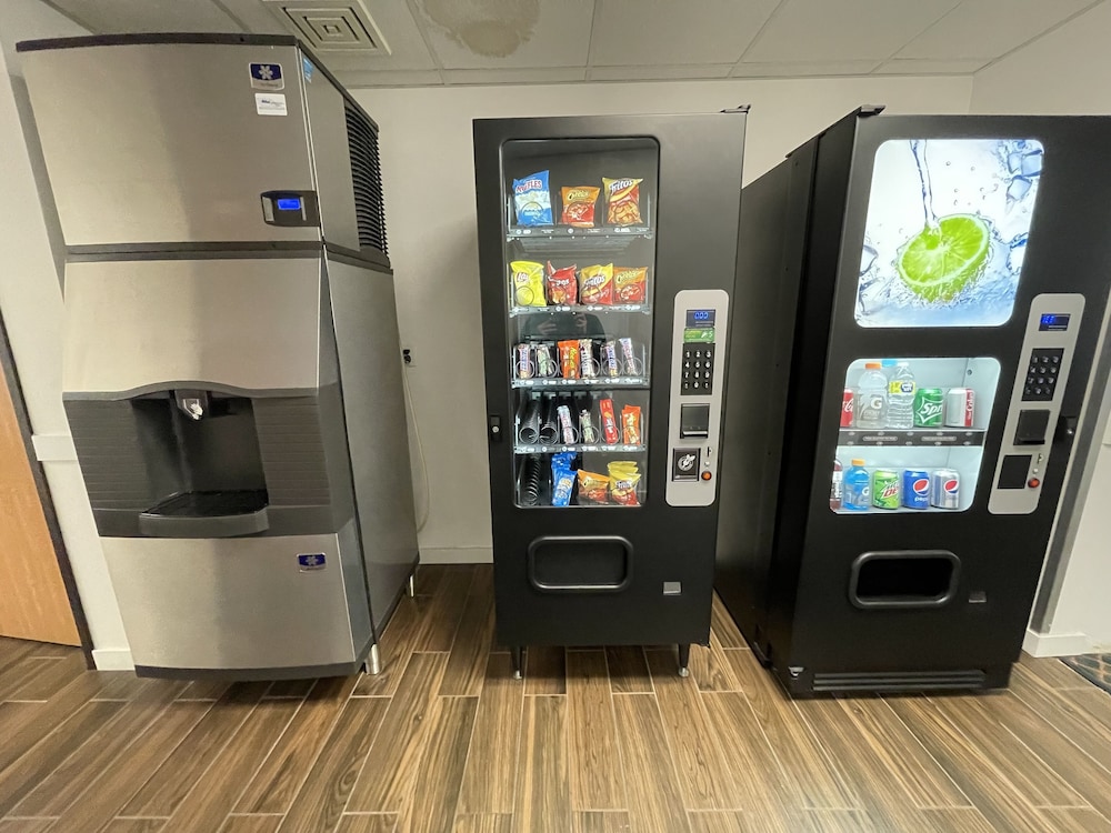 super 8 by wyndham verona madison