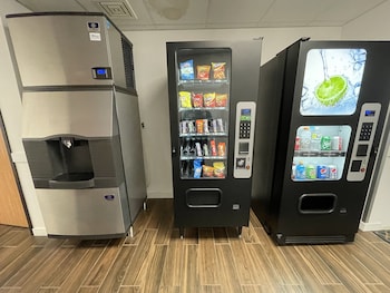 super 8 by wyndham verona madison