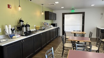 super 8 by wyndham verona madison