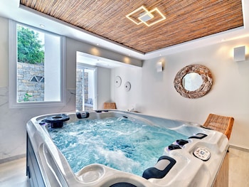 aella residence