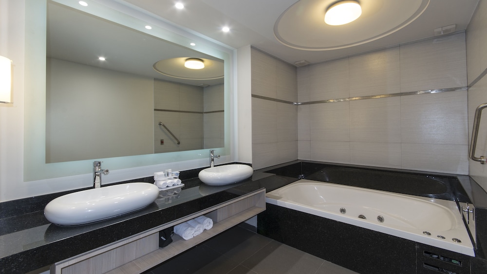 holiday inn express mexico toreo by ihg