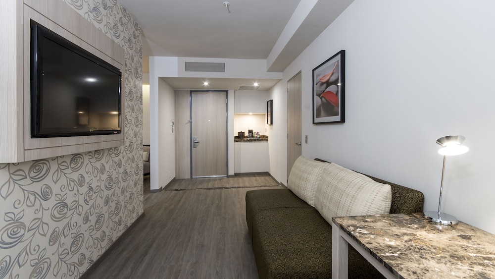 holiday inn express mexico toreo by ihg