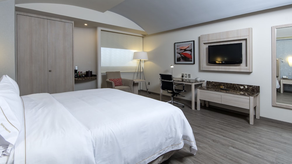 holiday inn express mexico toreo by ihg
