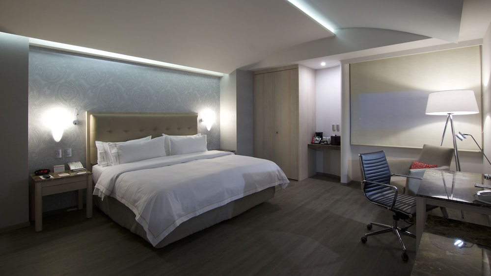 holiday inn express mexico toreo by ihg