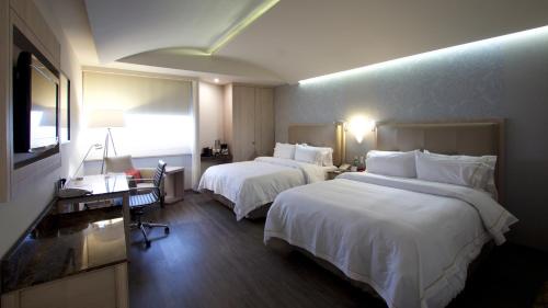 holiday inn express mexico toreo by ihg