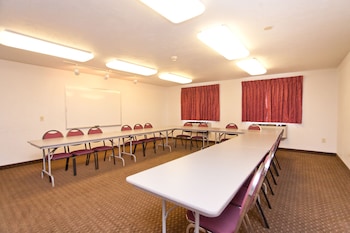 super 8 by wyndham woodburn