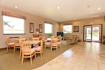 super 8 by wyndham woodburn