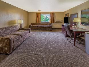 super 8 by wyndham woodburn