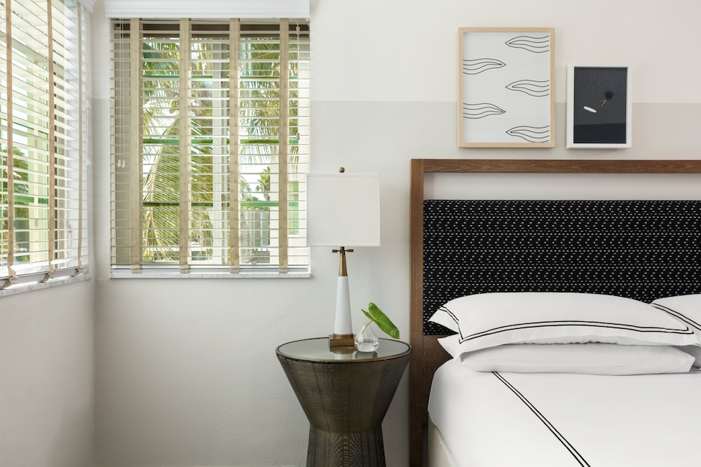 kimpton surfcomber hotel by ihg