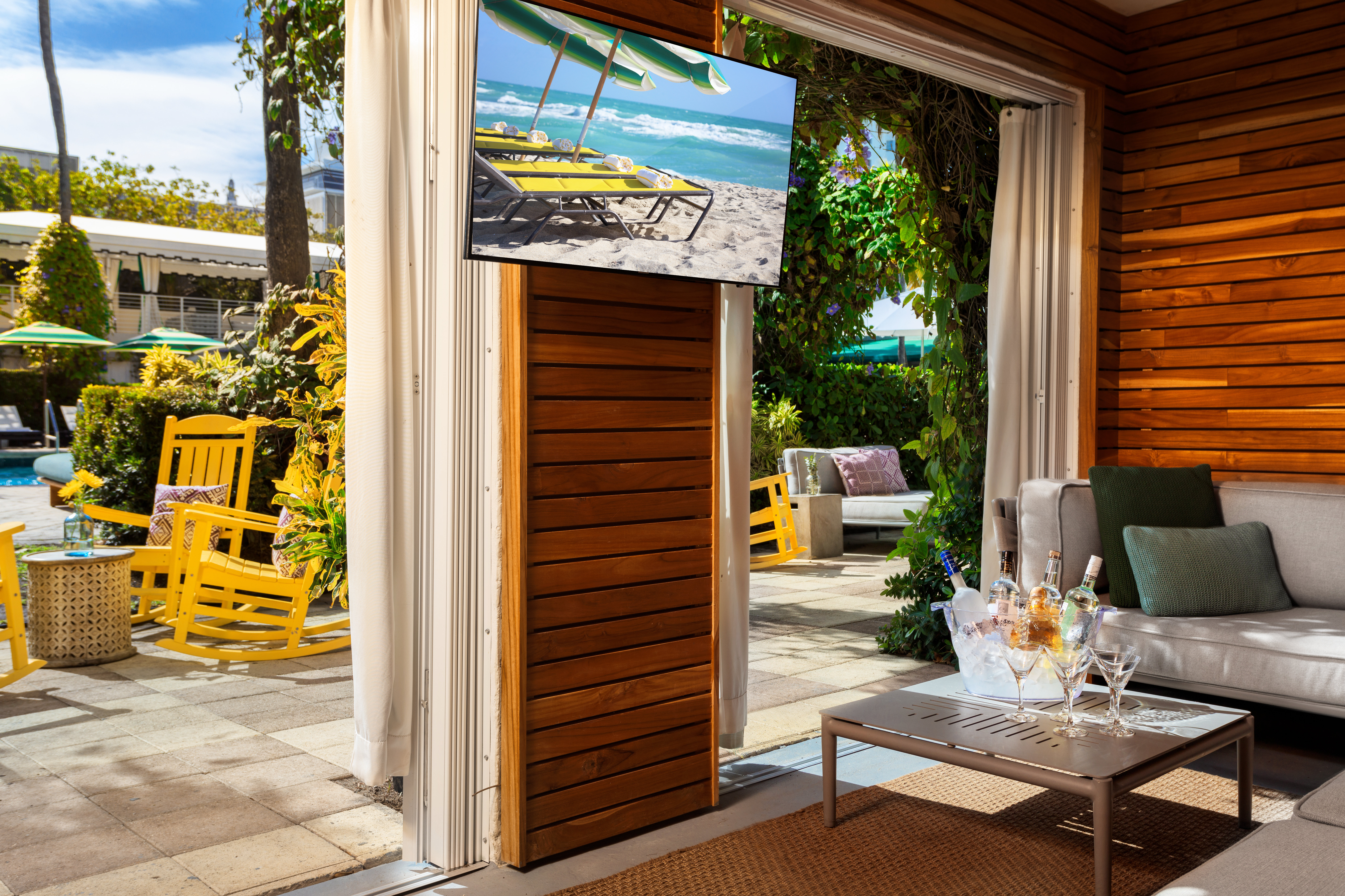 kimpton surfcomber hotel by ihg