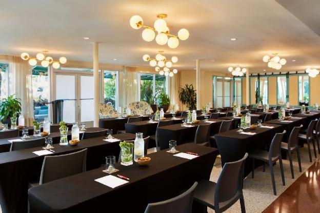 kimpton surfcomber hotel by ihg