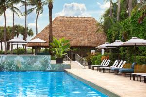 kimpton surfcomber hotel by ihg