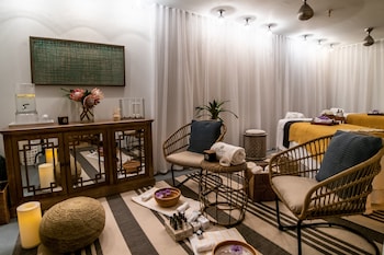 kimpton surfcomber hotel by ihg