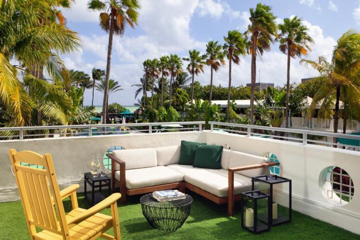 kimpton surfcomber hotel by ihg