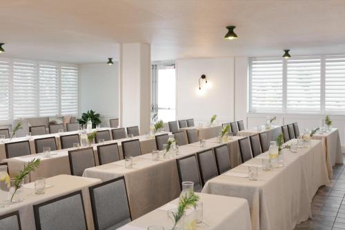 kimpton surfcomber hotel by ihg