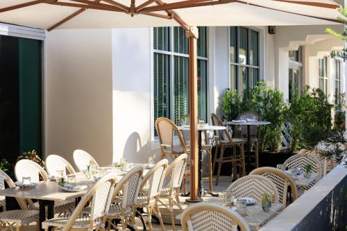 kimpton surfcomber hotel by ihg