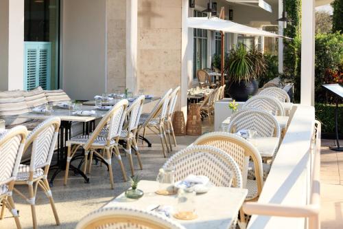 kimpton surfcomber hotel by ihg