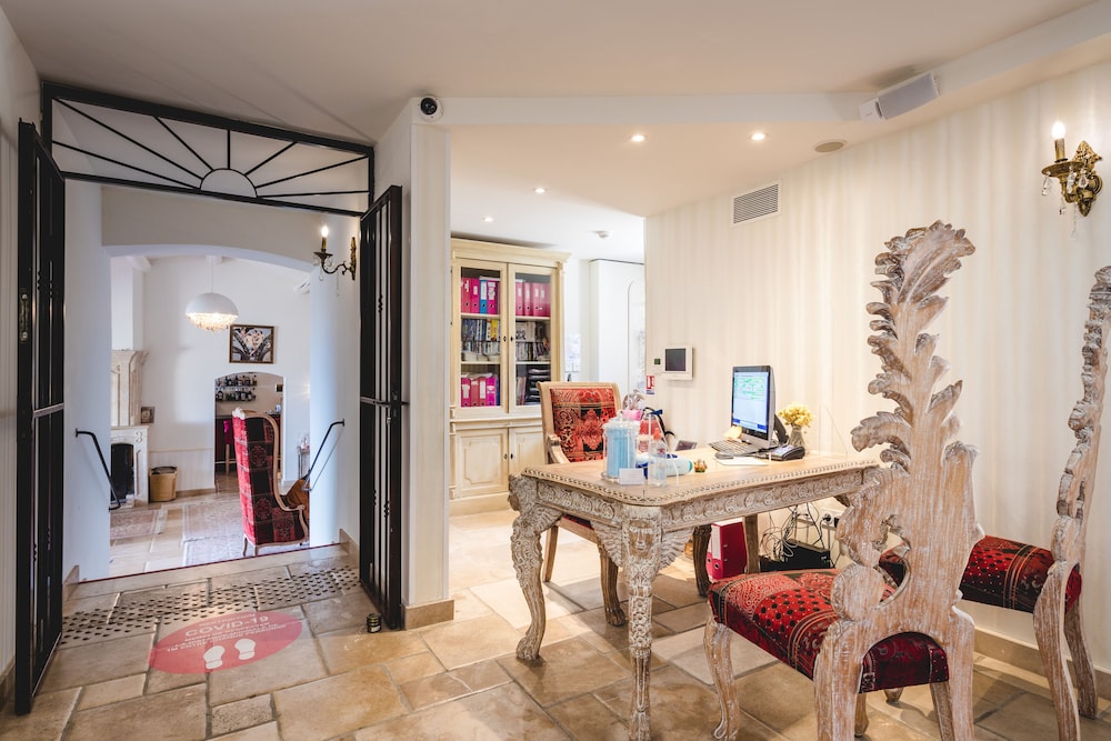 hotel le petit palais daglae