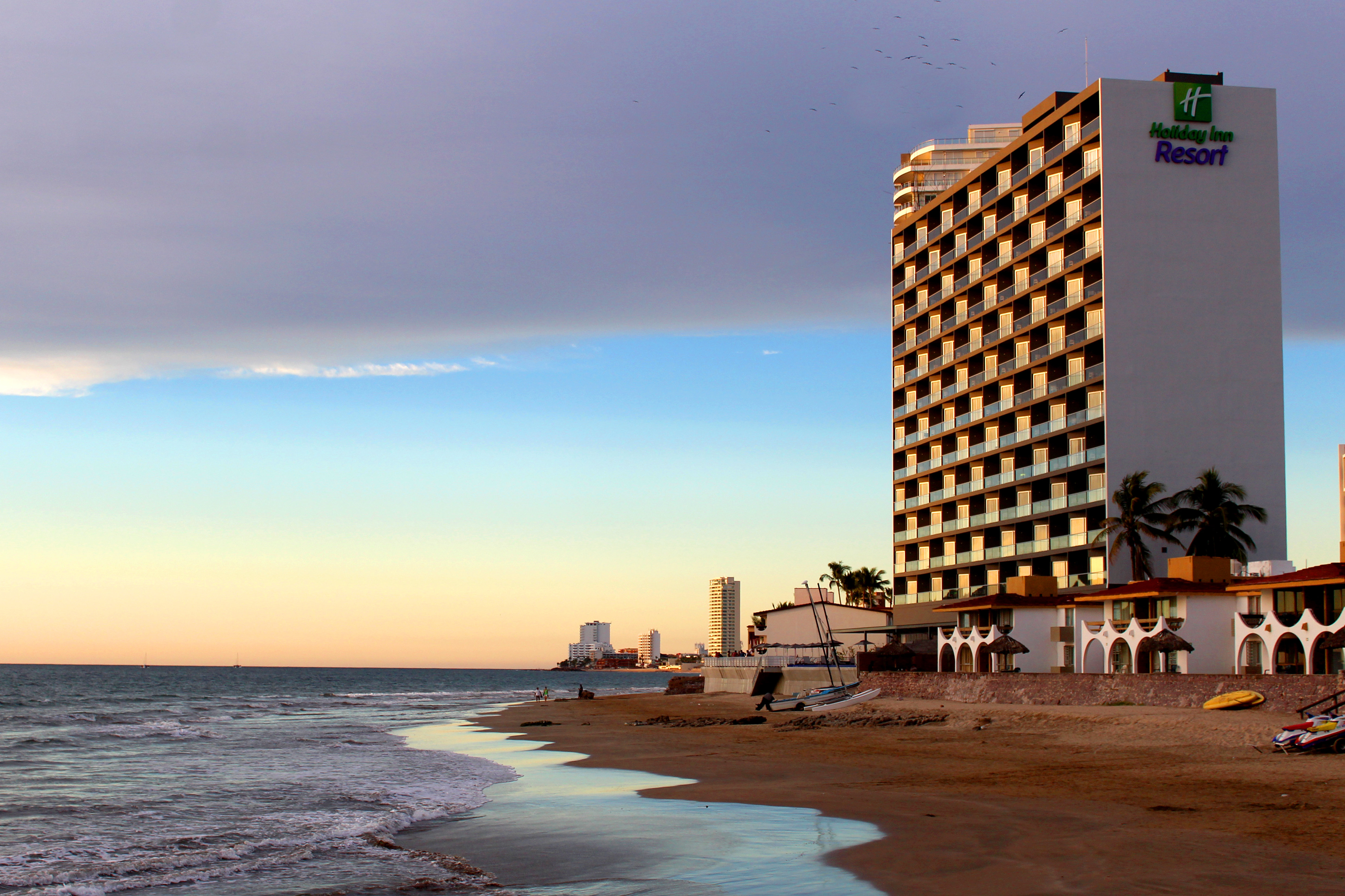 holiday inn resort mazatlan by ihg